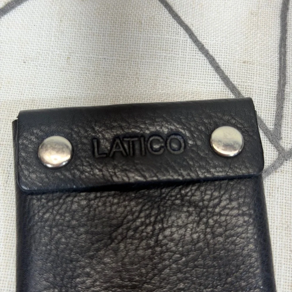 Latico Leather Card Case Pouch OS Black Snap Closure Pebbled Minimalist